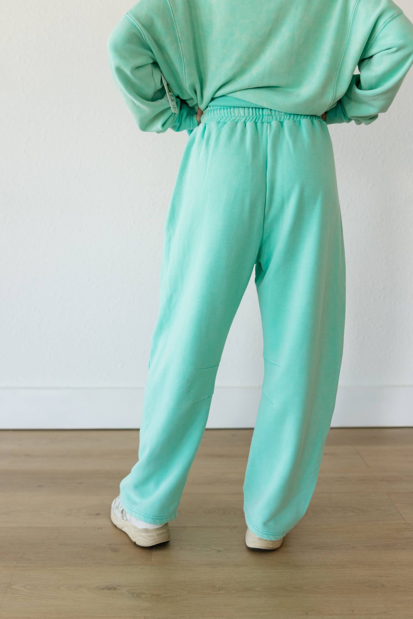 VR2002 MINT BARREL SWEATPANT  (7 Pieces)