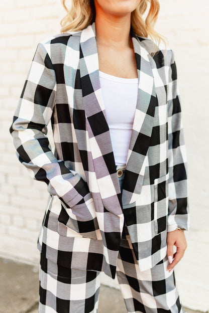 TH1200 LARGE BLACK GINGHAM BLAZER (7 Pieces)