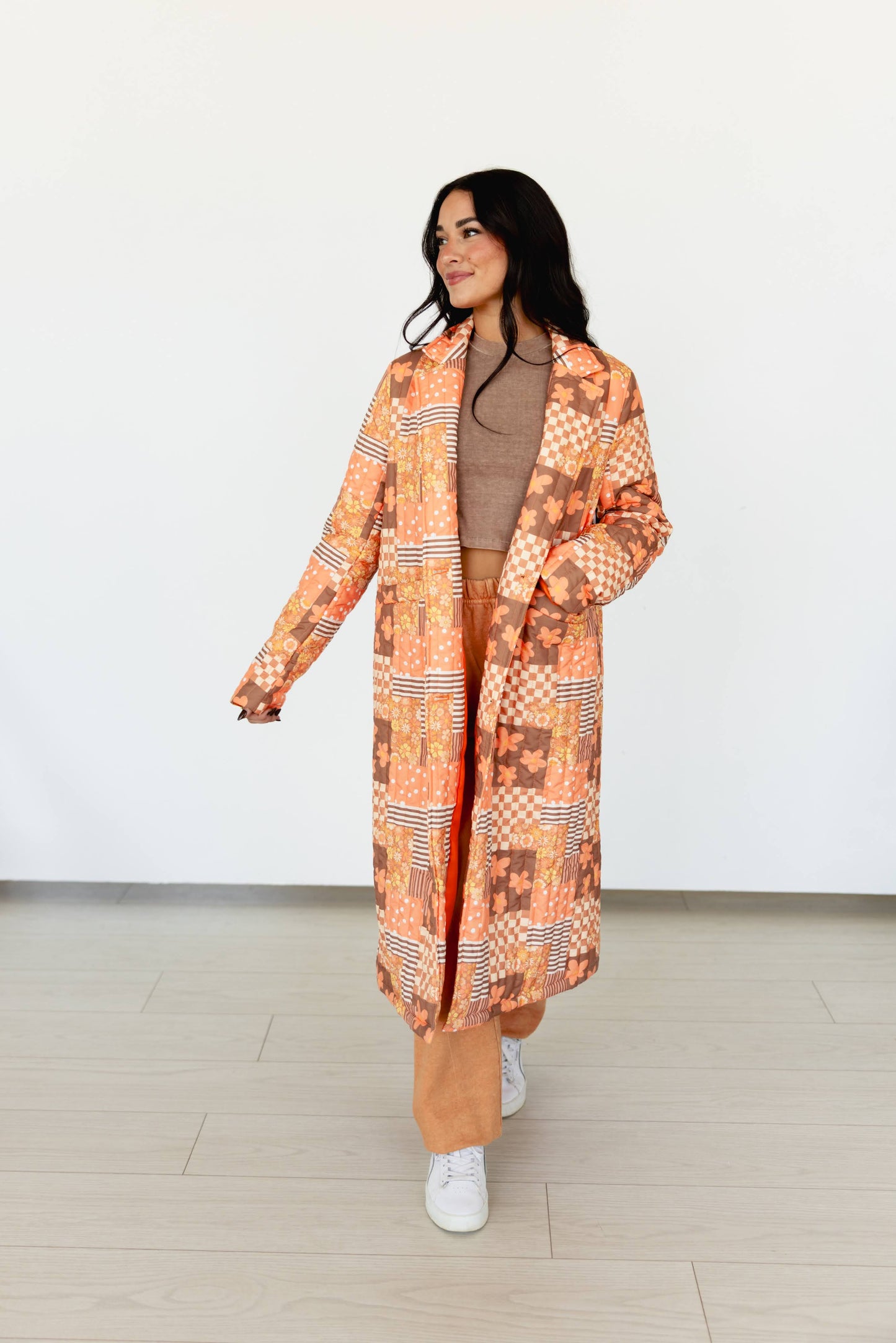 TH1075 ORANGE SQUARE LONG QUITTED JACKET (1)