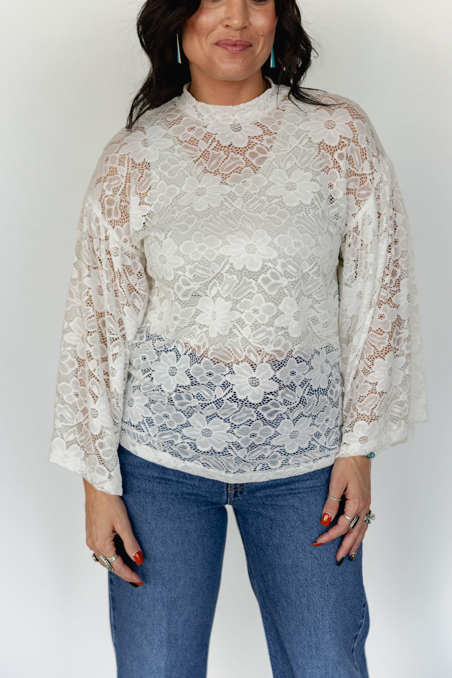 TH125 IVORY LACE BELL TOP (7 Piece)