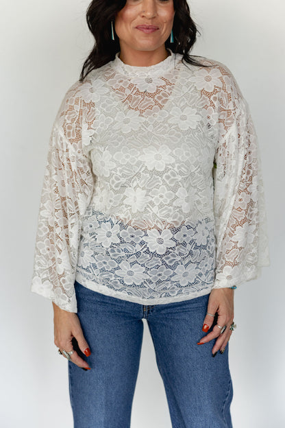 TH125 IVORY LACE BELL TOP (7 Piece)