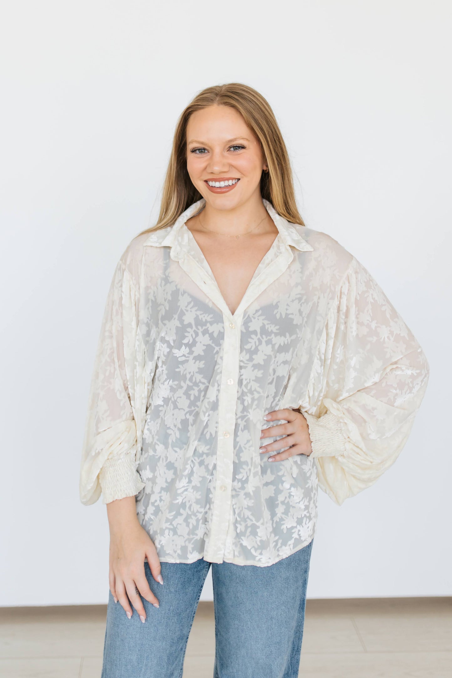 TH23 9 IVORY VELVET DROP SLEEVE BLOUSE(7 Piece)