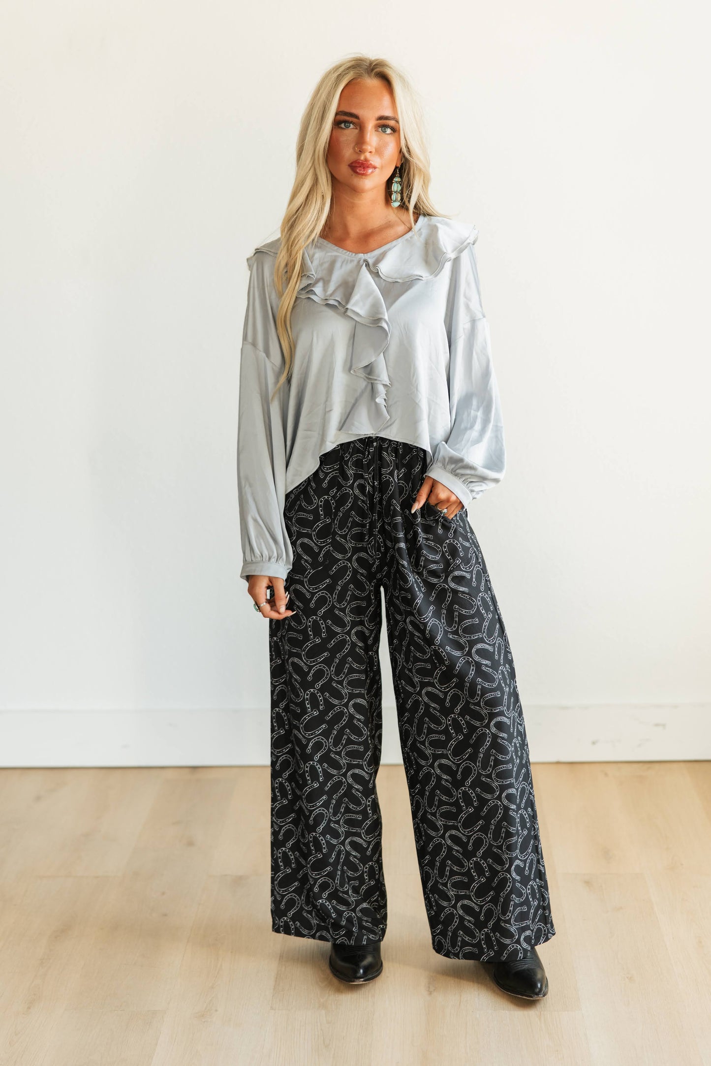 TH2109 BLACK HORSESHOE (7 Piece)