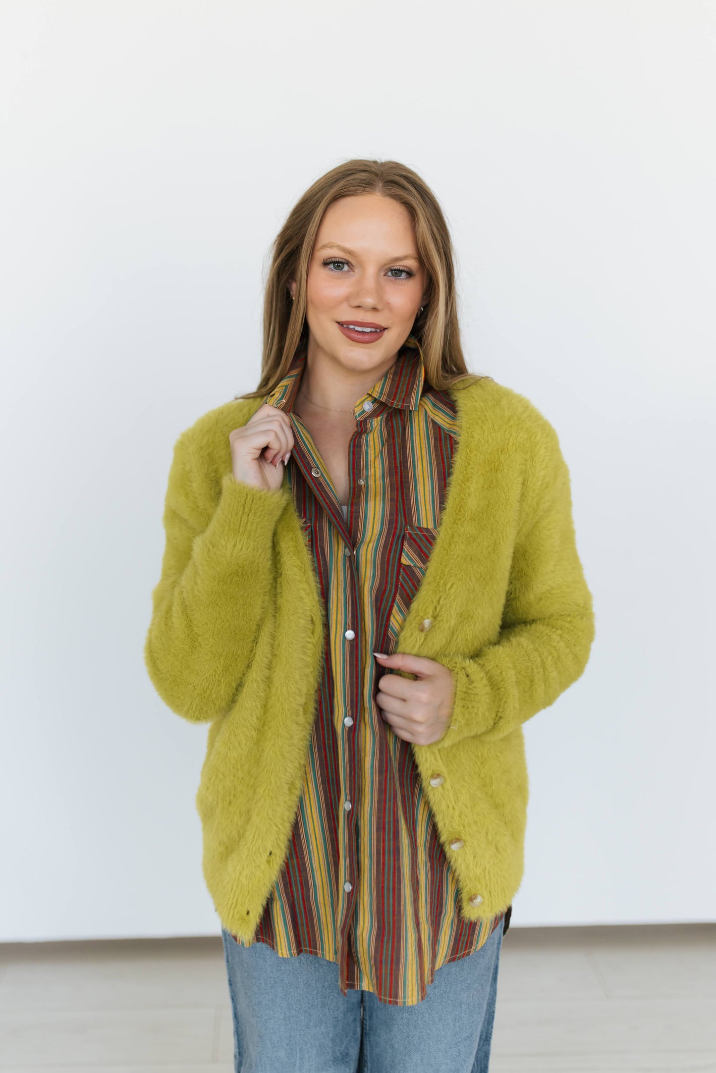 TH1625 FUZZY BUTTON SWEATER LIME (7 PIECE)