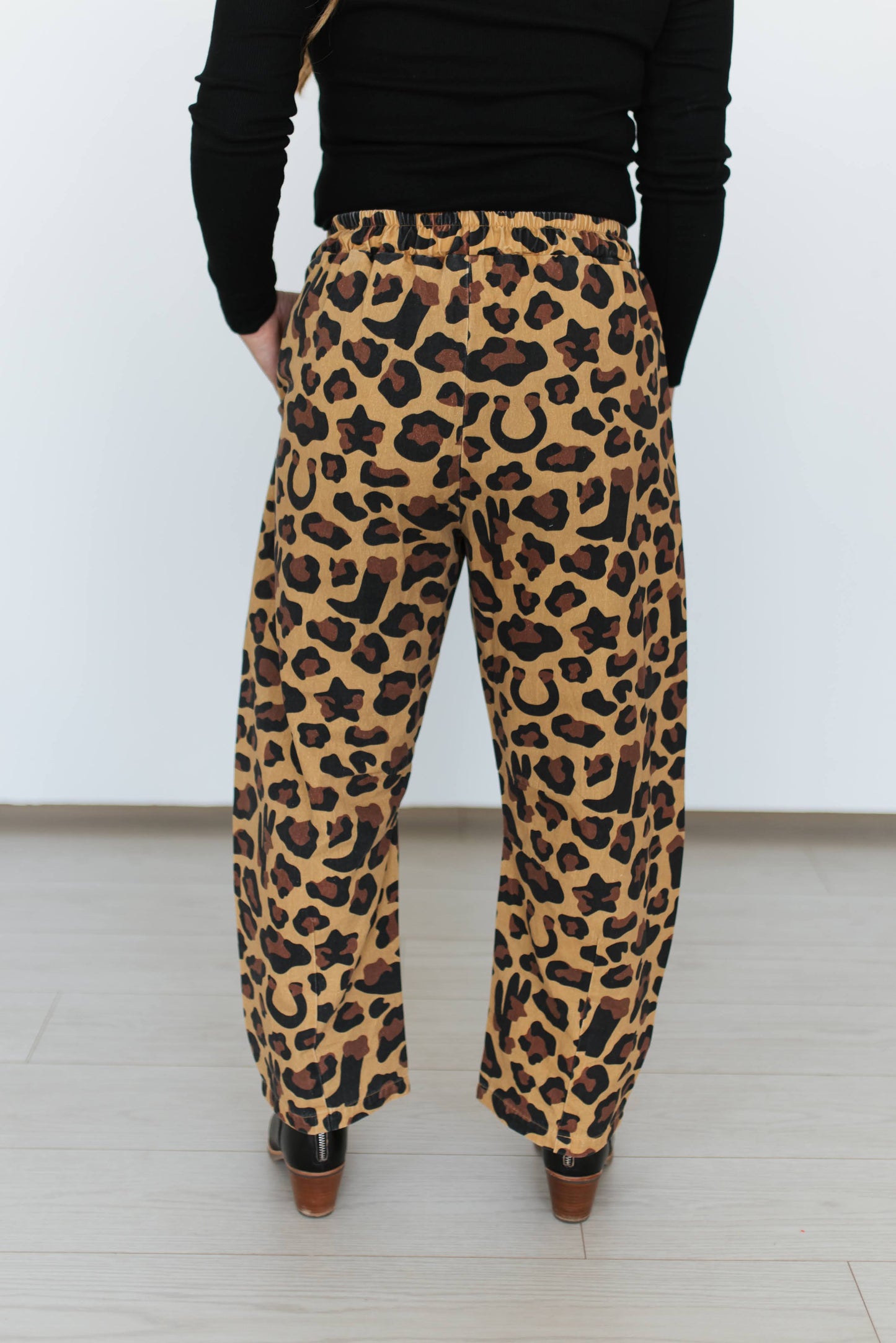 TH2107 WESTERN CHEETAH BARREL PANT (7 Pieces)