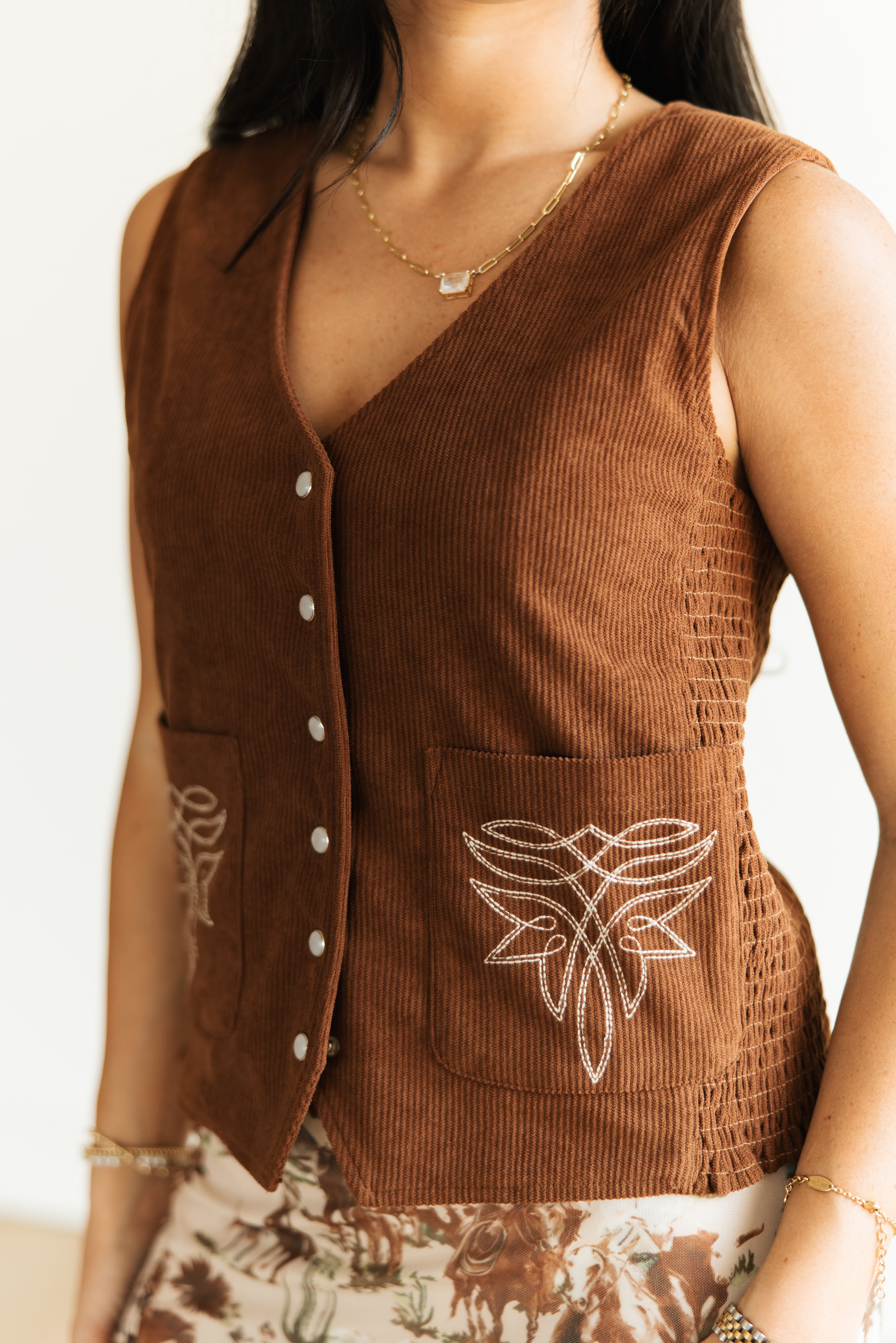 TH160 BROWN CORD PEARL SNAP VEST(7 Pieces) – Turquoise Haven