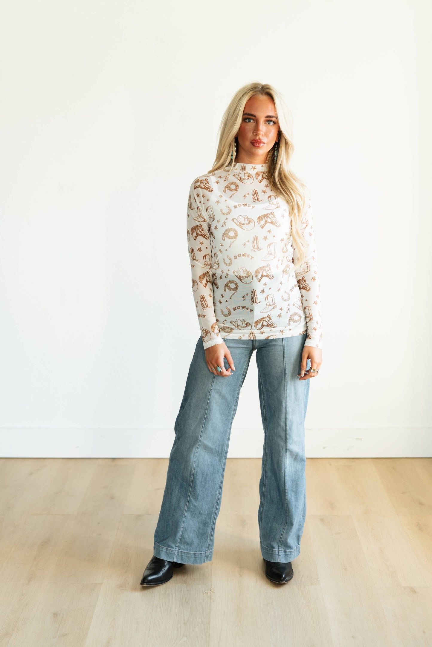 TH1221 IVORY WESTERN THINGS MESH TOP(7 Piece)