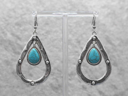 0057 H35 SILVER OVAL HOOP W/ TURQ STONE