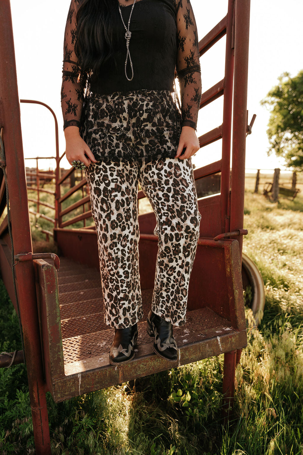 TH73 S117 COLLAR LACE TOP BLACK (1 Piece)