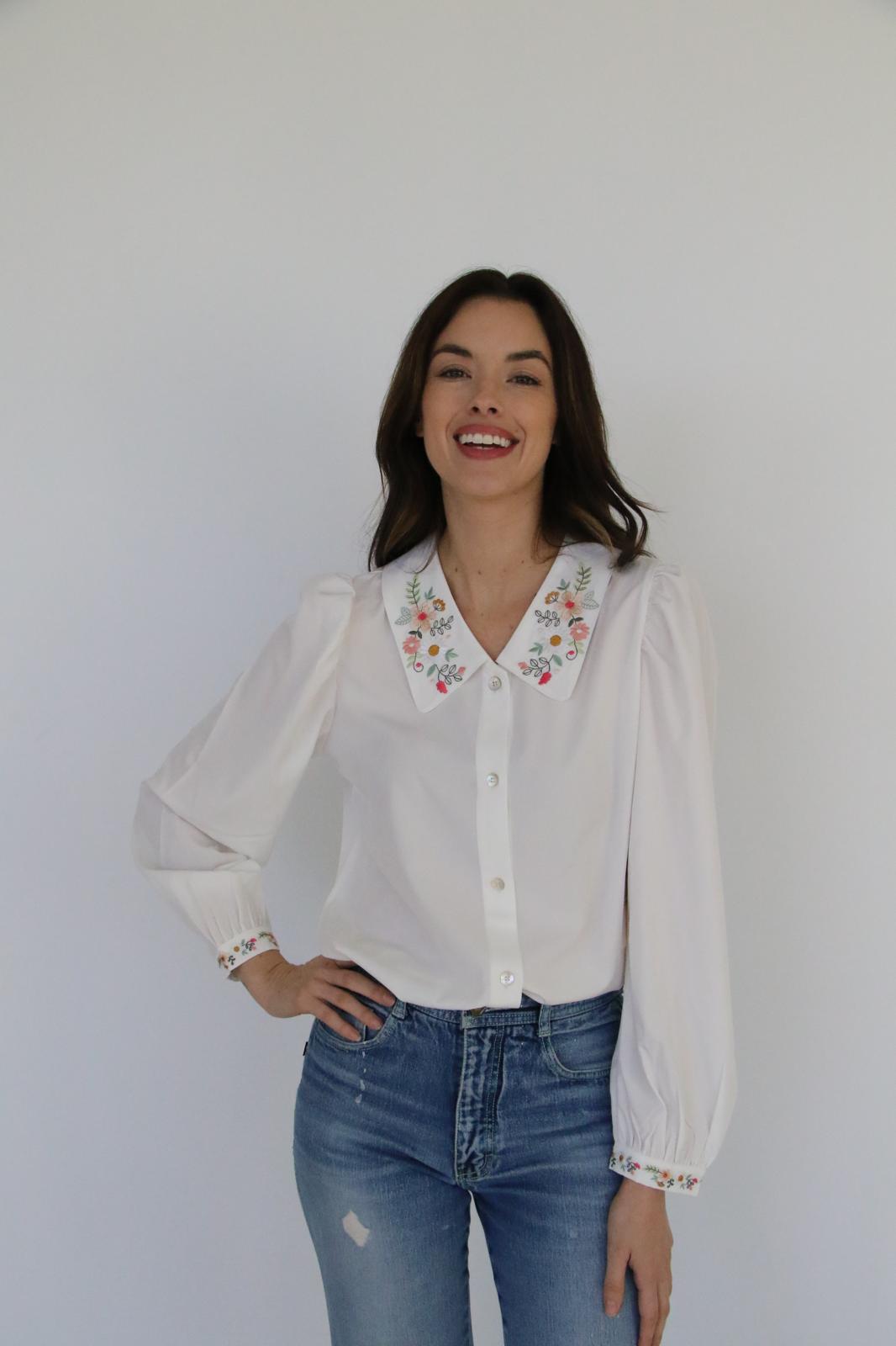 TH2782 S170 IVORY EMBROIDERY FLORAL COLLAR BLOUSE (1 Piece)