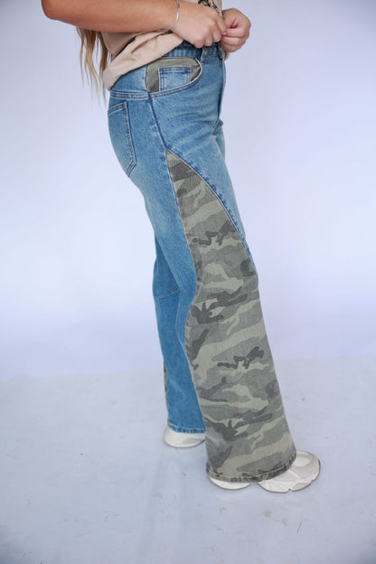 TH043 Camo Inlay Jean 3
