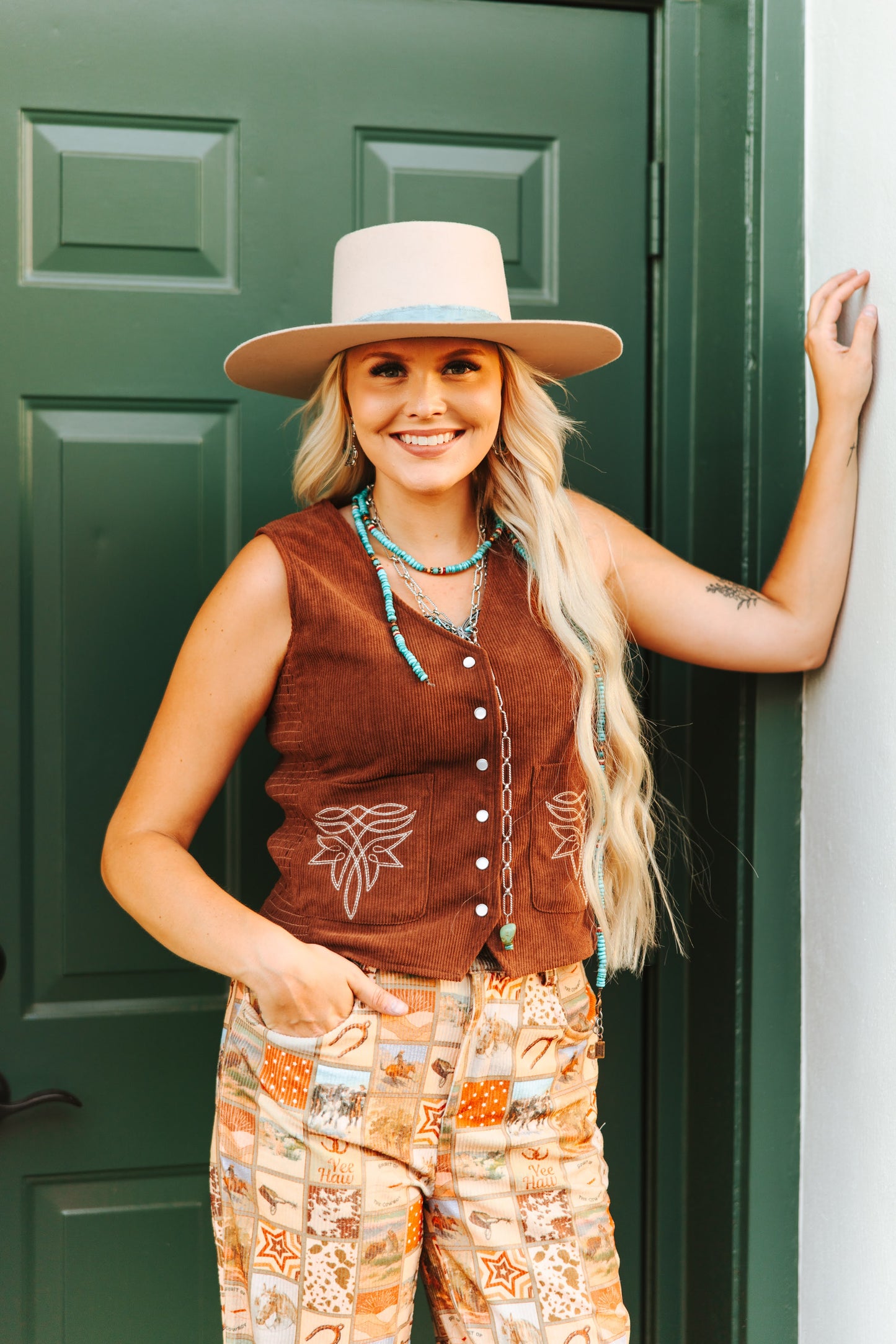 TH160 BROWN CORD PEARL SNAP VEST(7 Pieces)