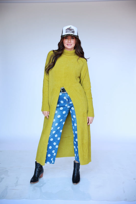 TH900 CHARTREUSE GREEN MOCK NECK SPLIT FRONT SWEATER (6 Piece)