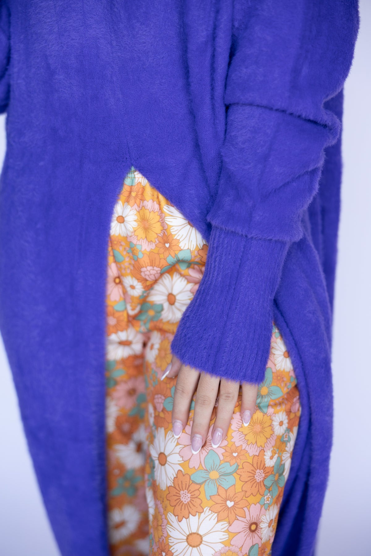 TH900 BLUE VIOLET MOCK NECK SPLIT FRONT SWEATER(6 Piece)
