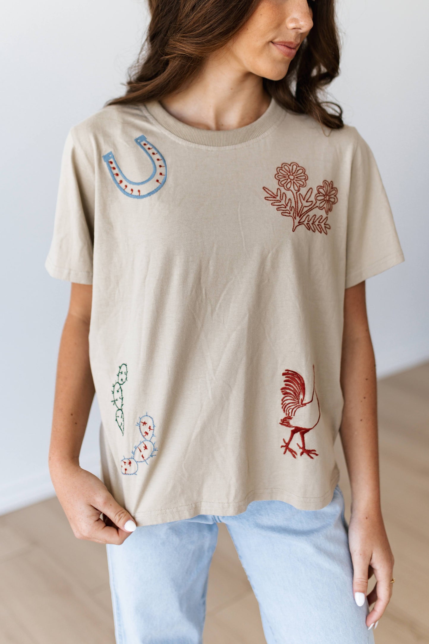TH1401 TAN CHICKEN EMBROIDERY TEE (7 PIECE)
