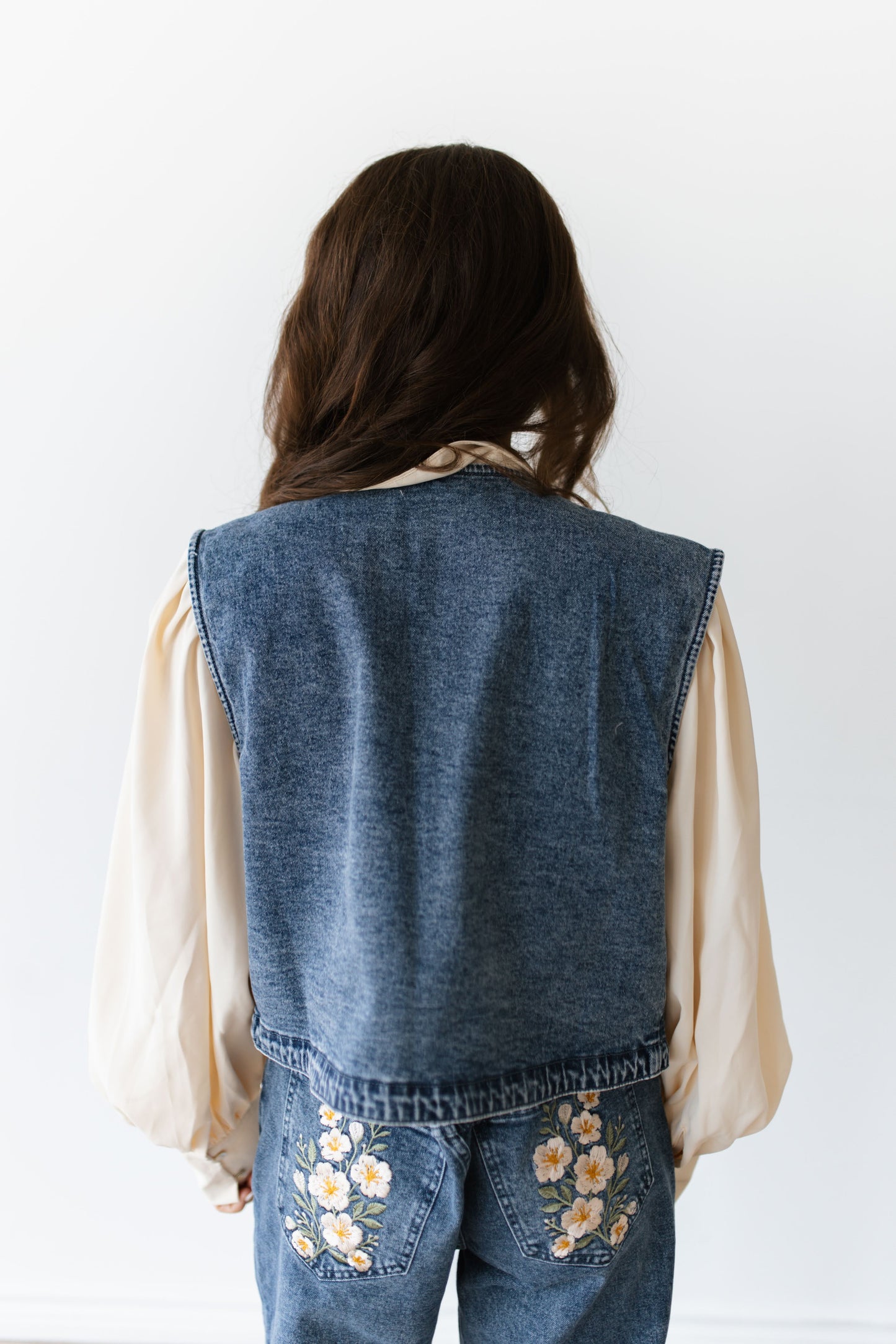 TH162 IVORY FLORAL VEST  (7 Piece)