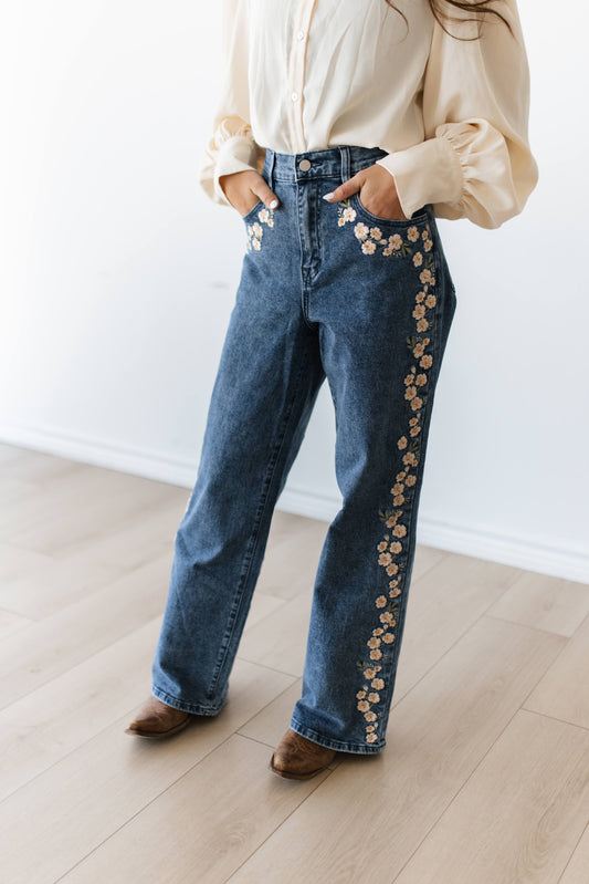 TH017 IVORY FLORAL EMBROIDERY JEAN (7 PIECES)