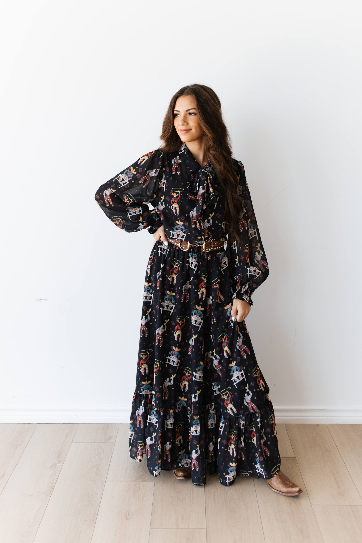 TH2605 BLACK  ROPING COWBOY SKIRT (7 PIECE)