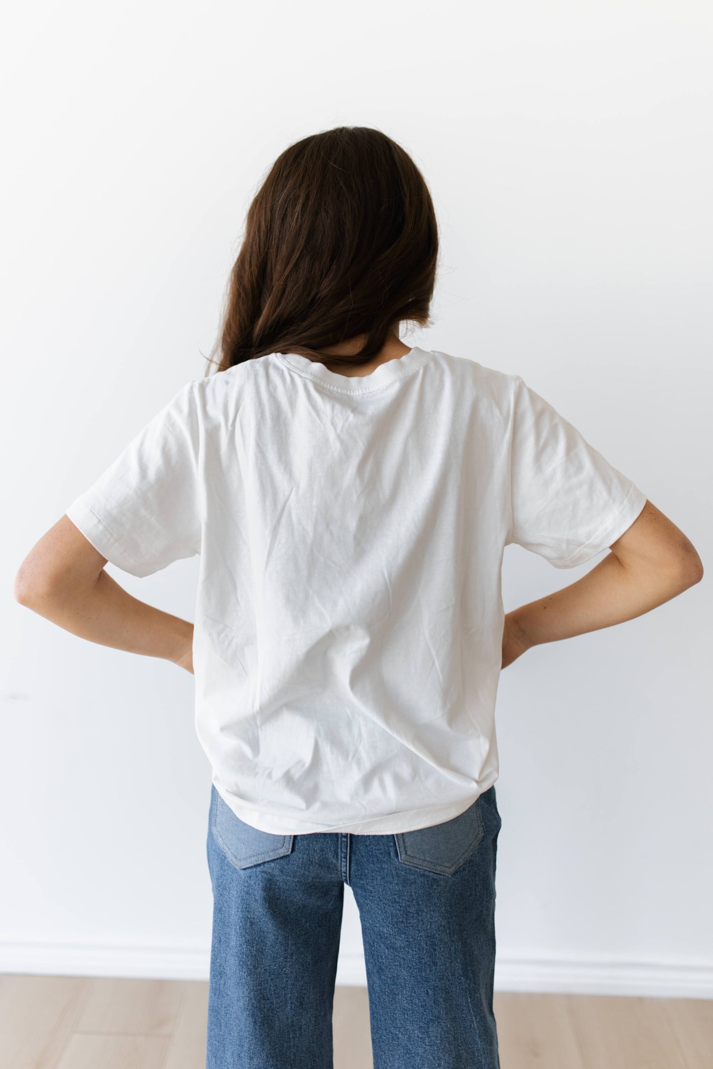 TH1401 WHITE ARMADILLO EMBROIDERY TEE (7 PIECE)