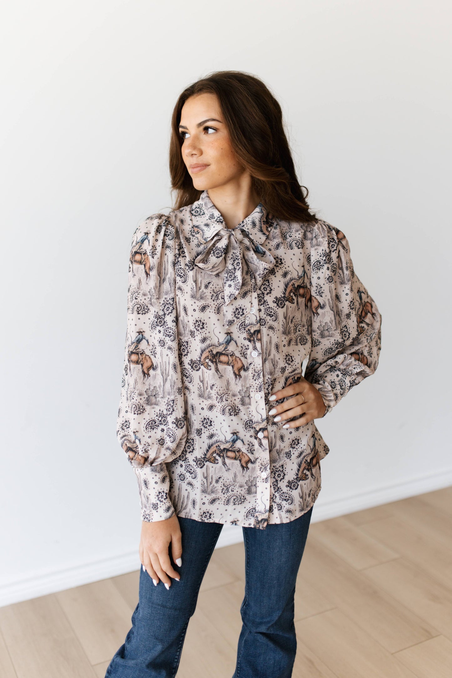 TH2820 IVORY BRONC PAISLEY TIE TOP (7 PIECES)