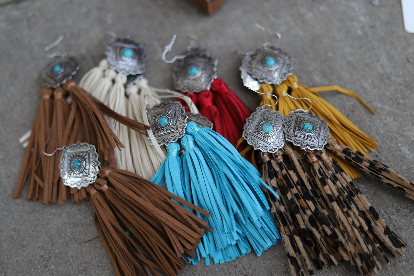 1586 T122 - T128 CONCHO FRINGE TASSEL EARRING