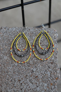 0030 T86 YELLOW DOUBLE HOOP FAUX SILVER BEAD WITH SEEDBEAD MULTI ER