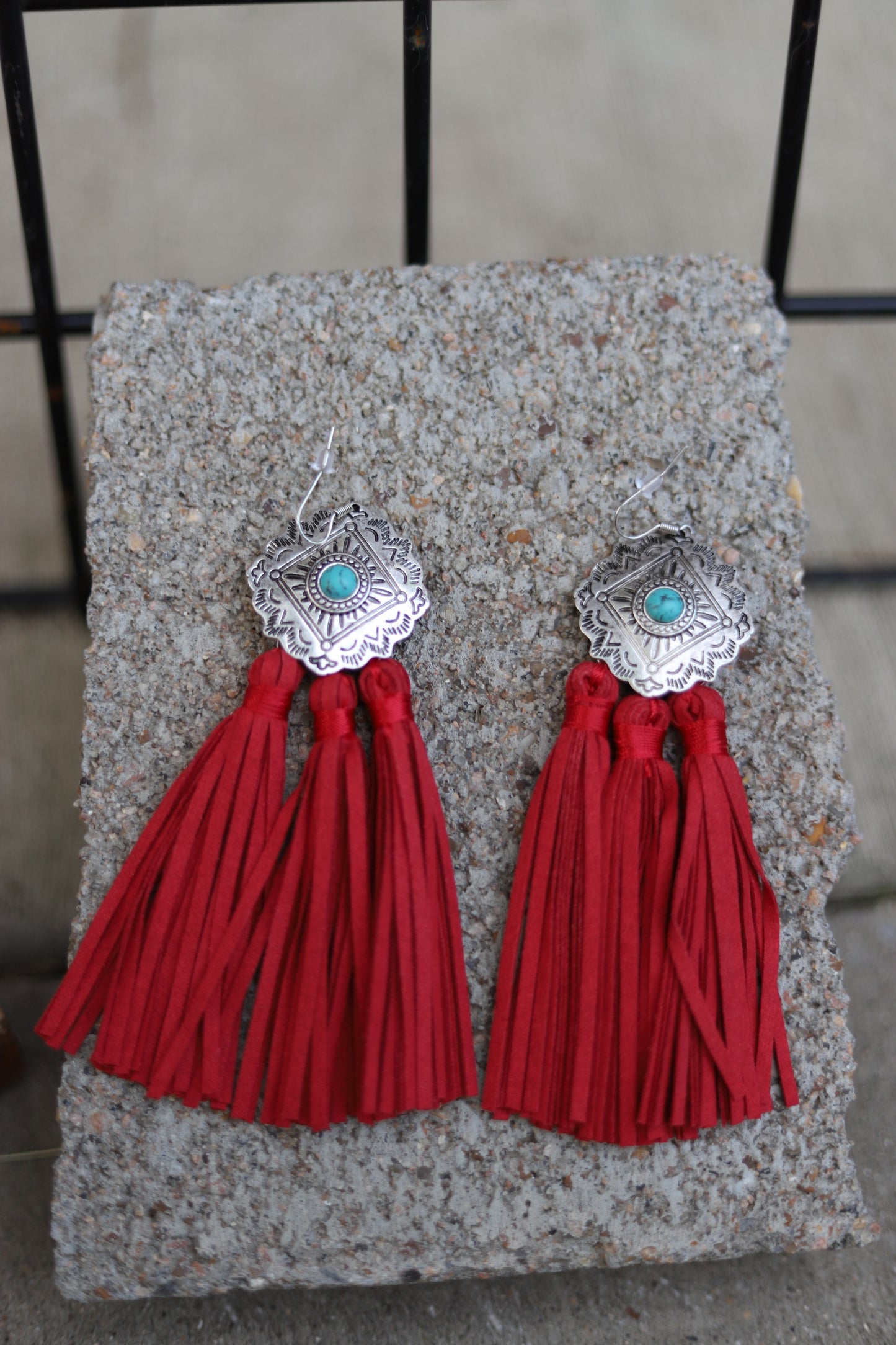 1586 T122 - T128 CONCHO FRINGE TASSEL EARRING