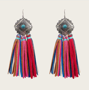 1586 T122 - T128 CONCHO FRINGE TASSEL EARRING