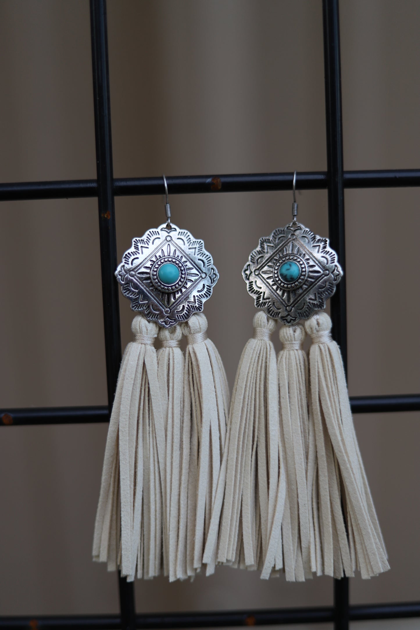 1586 T122 - T128 CONCHO FRINGE TASSEL EARRING