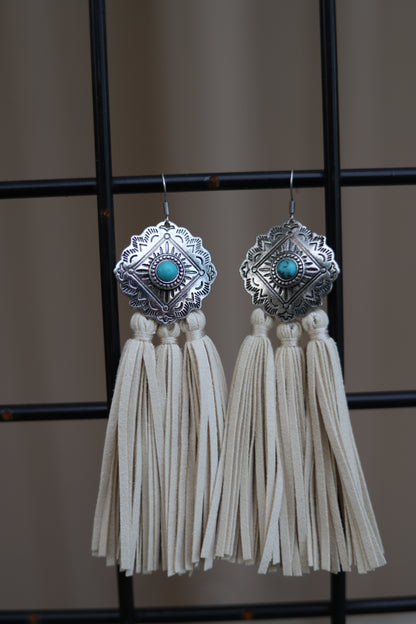 1586 T122 - T128 CONCHO FRINGE TASSEL EARRING