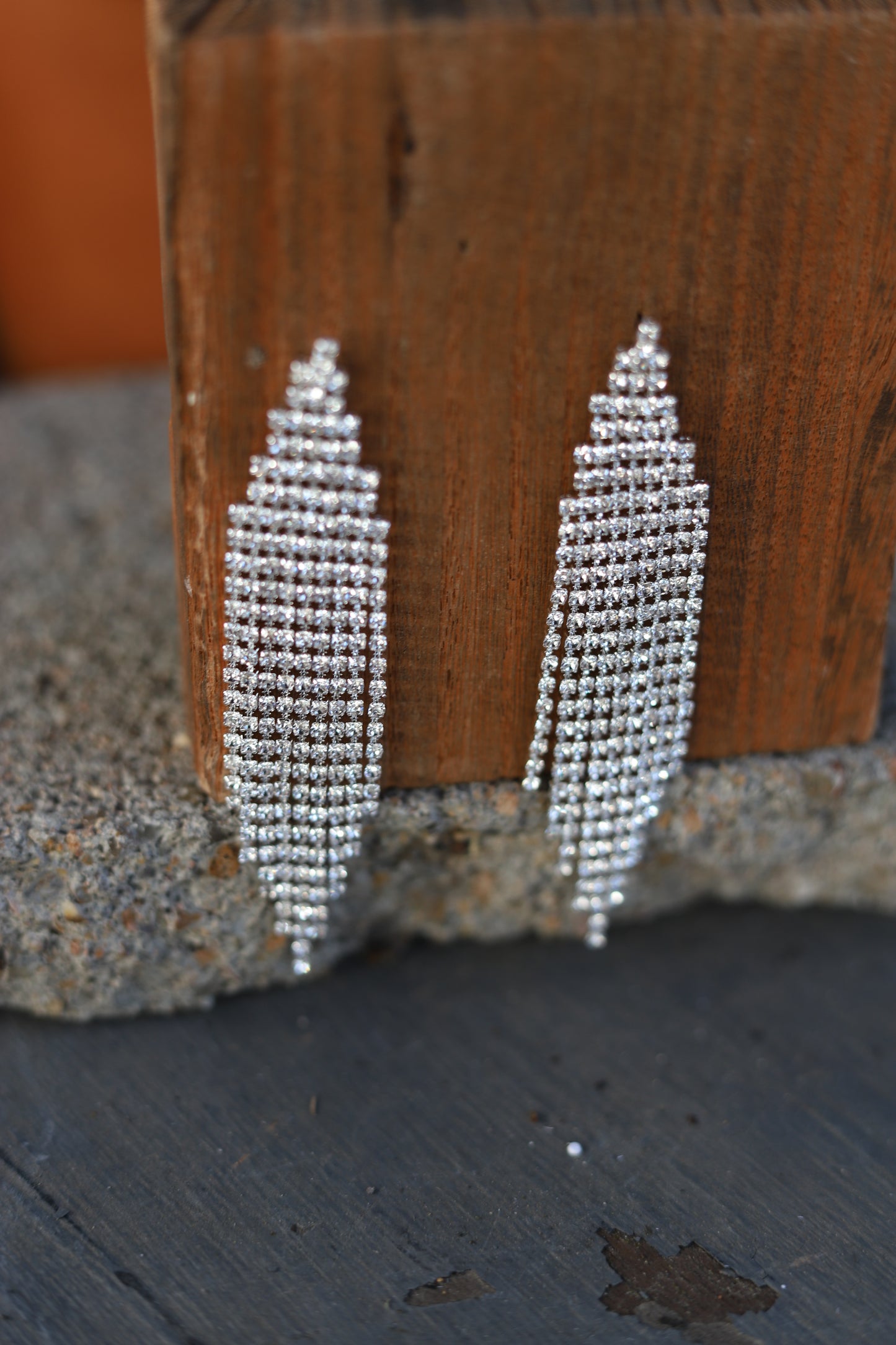 7555 H183 RHINESTONE TASSEL DROP EARRING