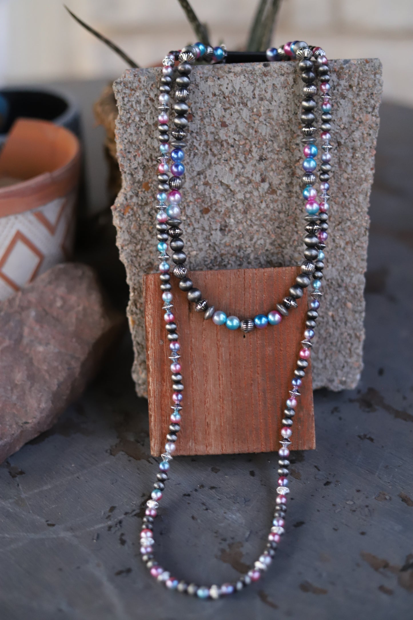 0805 HH147 WESTERN 2 LAYERED FAUX SILVER BEAD 30” NL