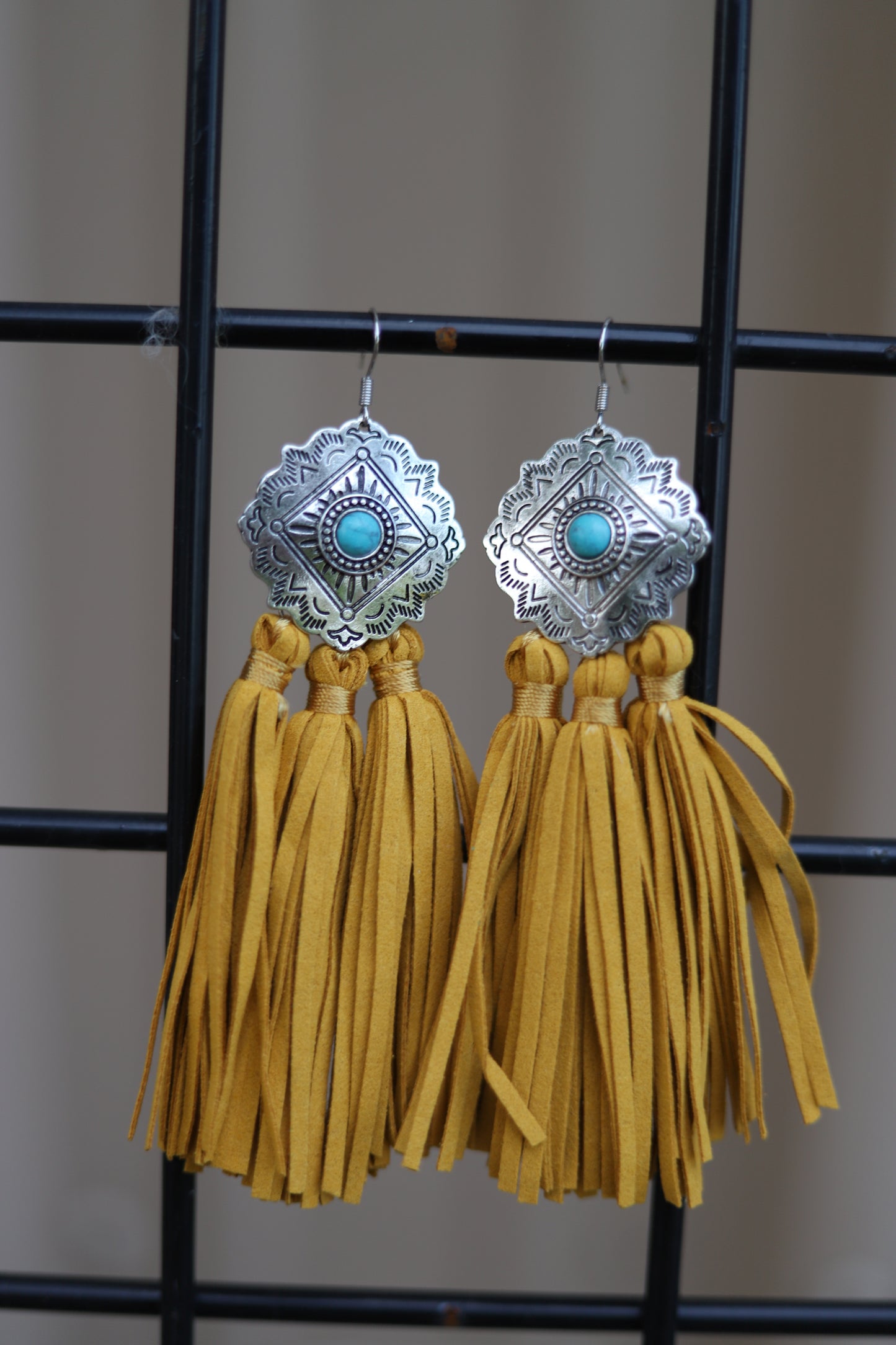 1586 T122 - T128 CONCHO FRINGE TASSEL EARRING