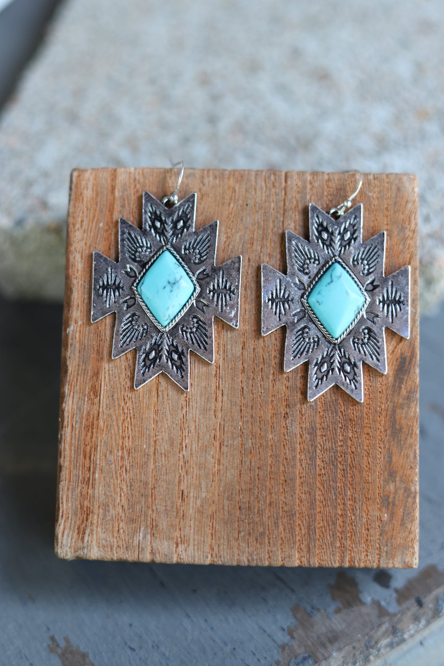 0014 R2-176 LARGE AZTEC STAMP EARRING