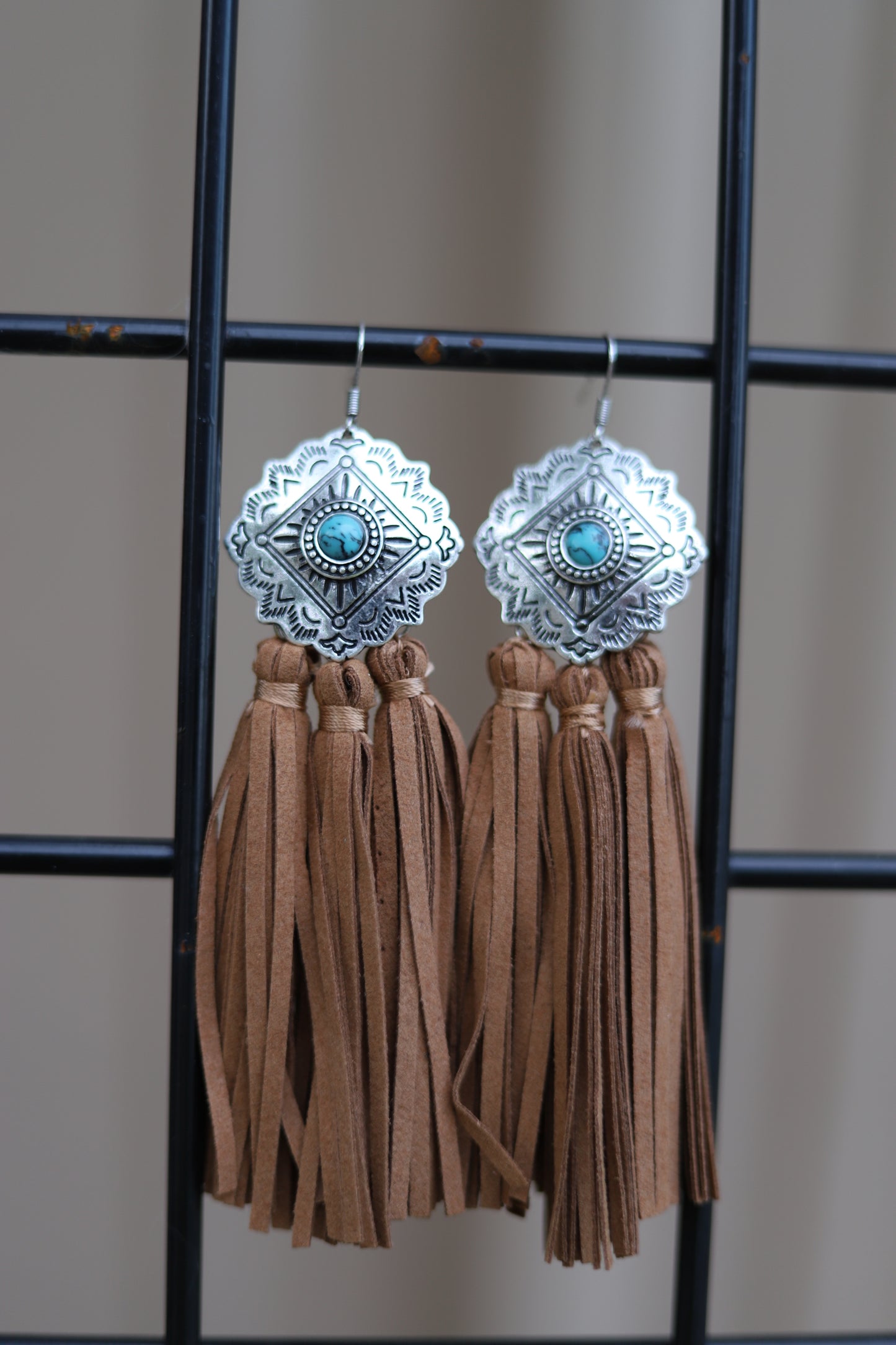 1586 T122 - T128 CONCHO FRINGE TASSEL EARRING