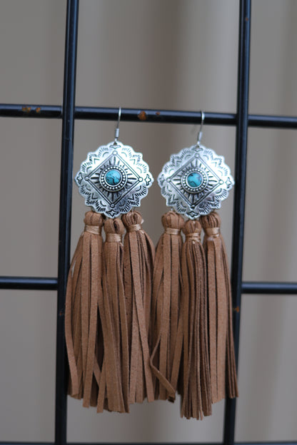 1586 T122 - T128 CONCHO FRINGE TASSEL EARRING