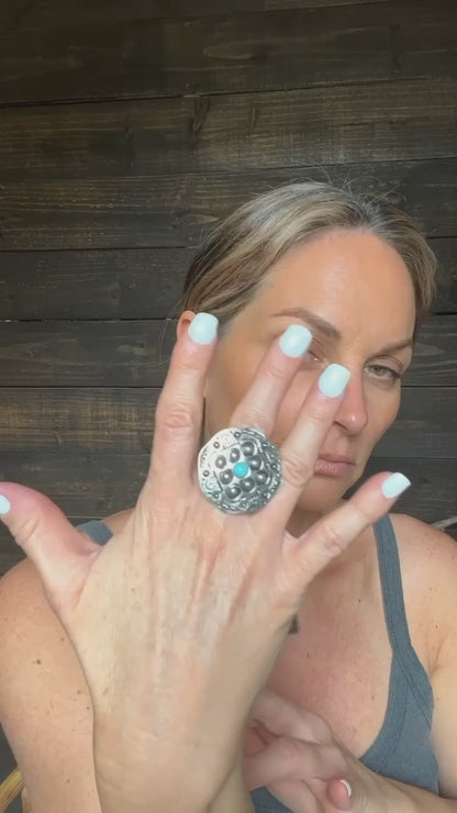 0038 H17 SILVER CONCHO STRETCH RING