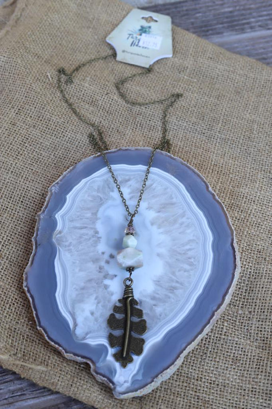 81916 R1 Leaf and Crystal Necklace