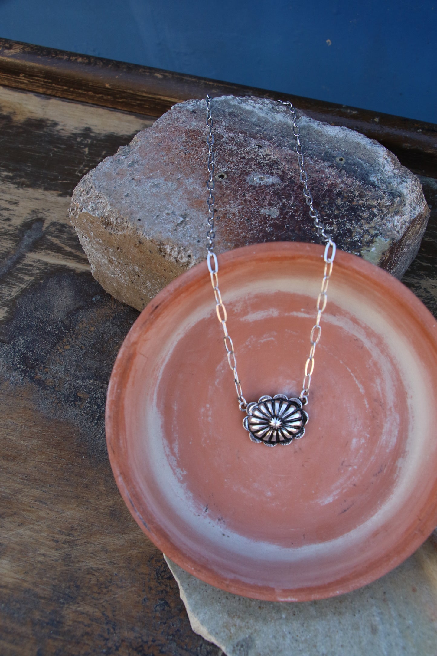 20023 T31 DAINTY CONCHO CHAIN NL- SILVER