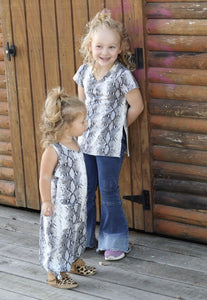 11382 Toddler  Python V Neck Oversized Tee -(6@$9)