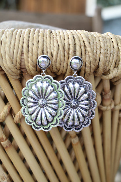 1430 SILVER DOMED LARGE CONCHO ER (1)