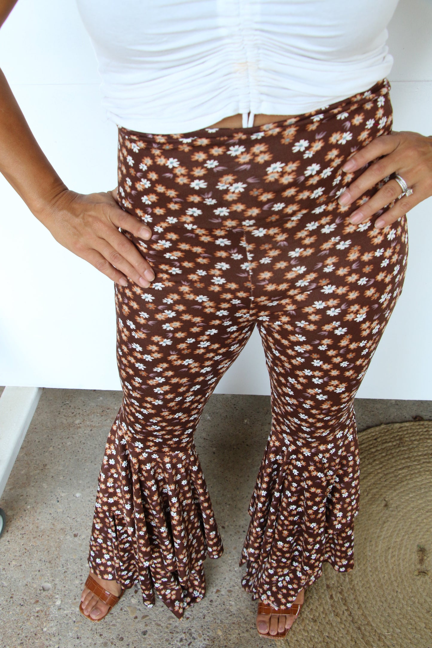 8002 BROWN FLORAL (SINGLES )