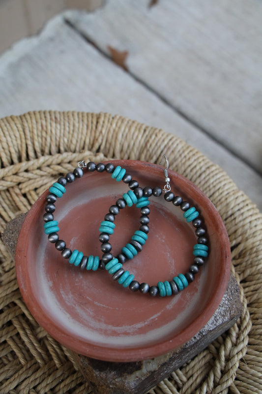 0004 R4-39 TURQ & SILVER BEAD HOOP ER