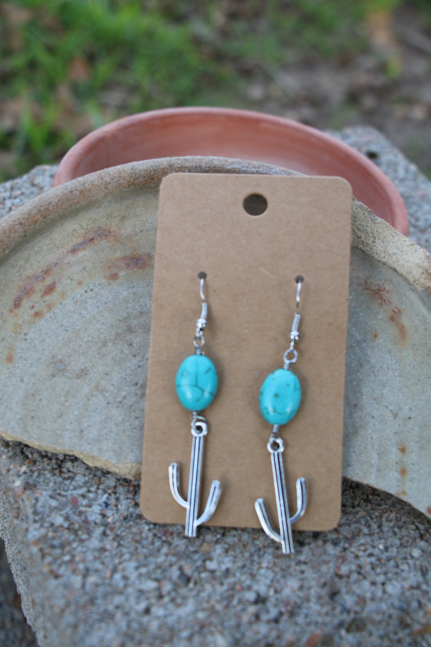 12224 R3-68 TURQ OVAL W/ SHINEY CACTUS DROP