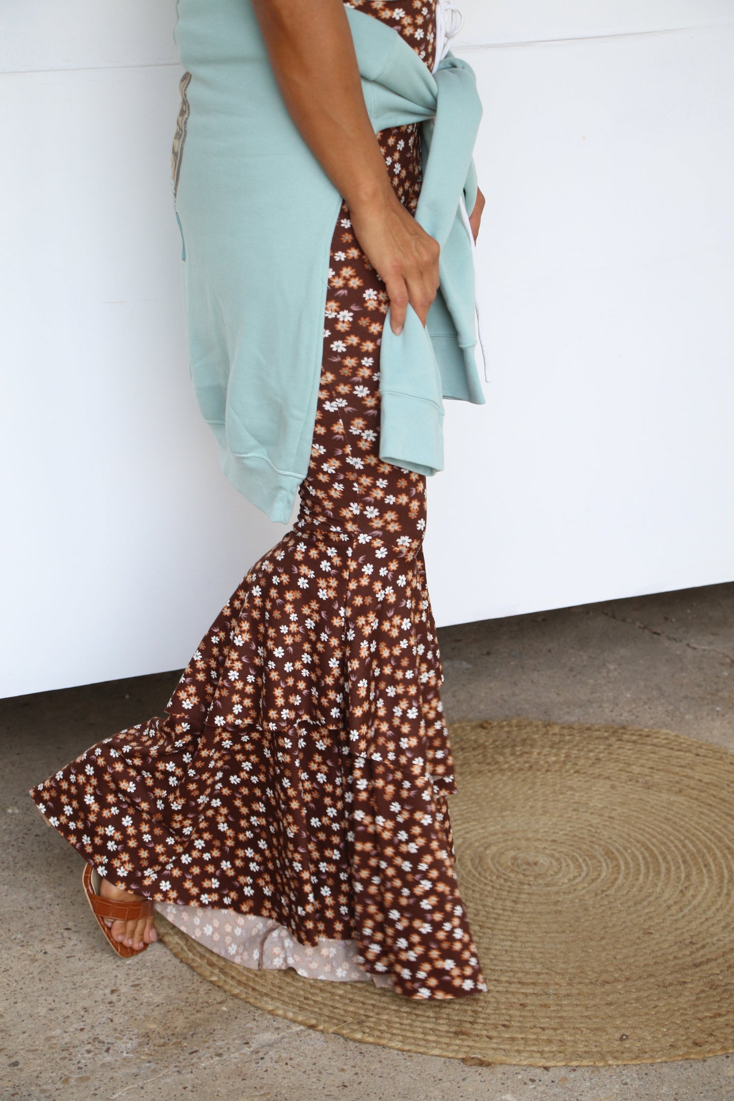 8002 BROWN FLORAL (SINGLES )