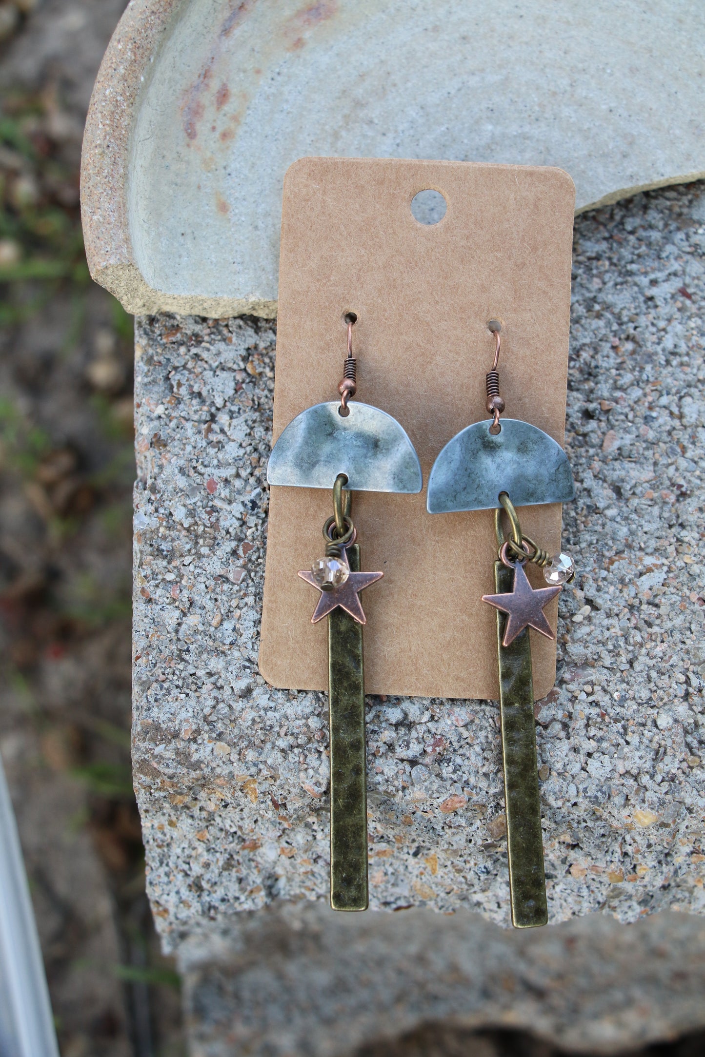 102116 R1-202 HALF MOON MIXED EARRING