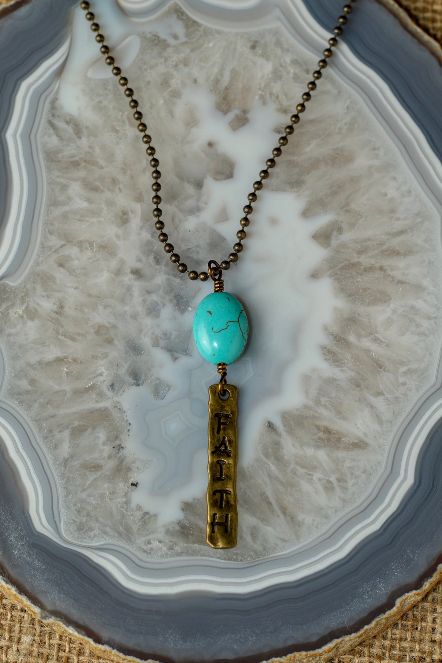 61722 R2-15 28inch N3L1 AG 2mm BC w/ Turquoise Drop Faith